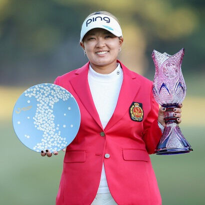 鈴木愛プロが「ツアー選手権リコーカップ」で見事な勝利を収めま