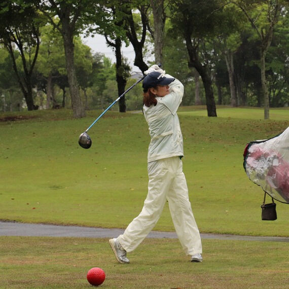 雨の日のラウンド⛳って、挑戦的で楽しいですよね！でも、その準